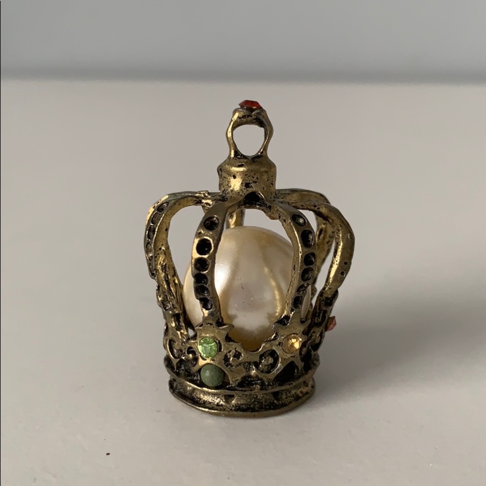 [FREE] with any purchase Vintage Style Crown Pendant